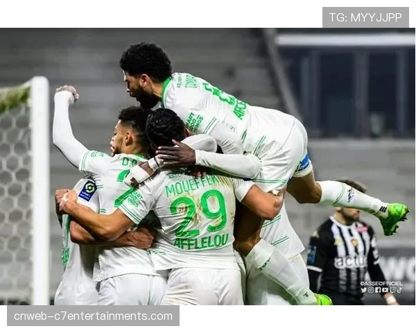 保级生死战:洛里昂与克莱蒙直接对话,败者或将万劫不复 保级生死战:洛里昂与克莱蒙直接对话,败者或将万劫不复