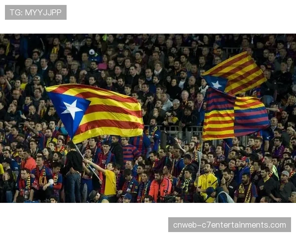 加泰独立旗在万达大都会球场遭没收，巴萨球迷与警方爆发场外冲突